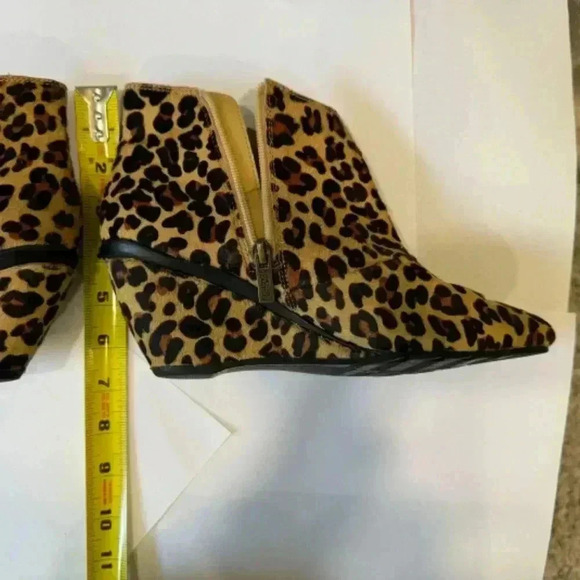 Kenneth Cole Reaction Cow Hide Ankle Boots - Picture 5 of 9